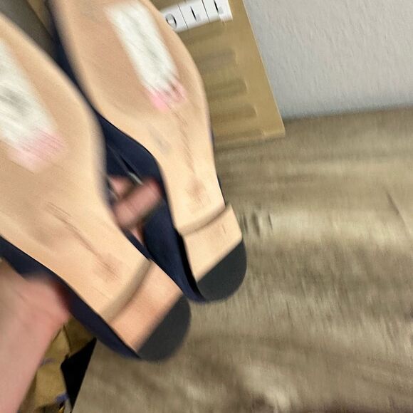 Antonio Melani Women’s 7 Blue Suede Pointed Toe Flat Sandals - Picture 5 of 6